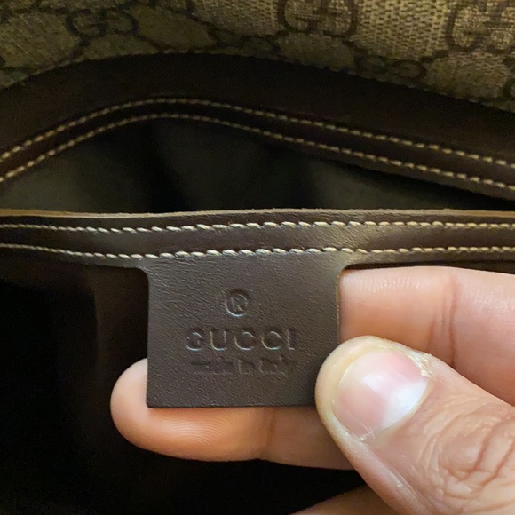 I have an Authentic Gucci supreme canvas messenger bag unisex - Picture 11 of 16